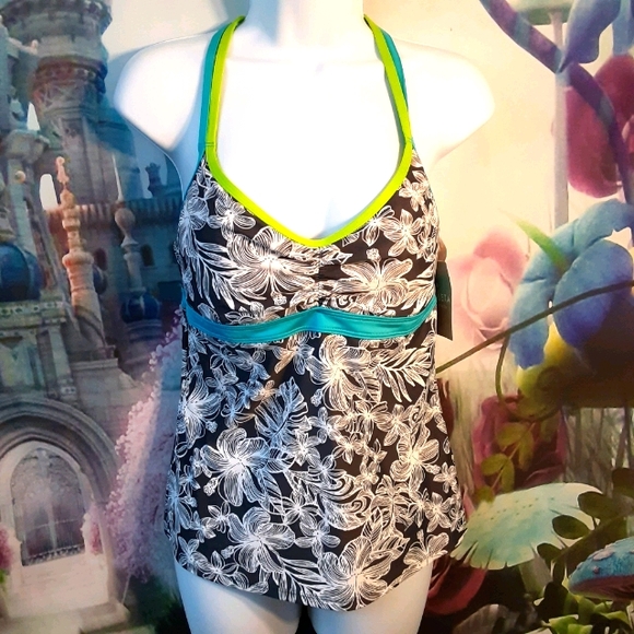 🪶Athleta NWTs top - Picture 1 of 7